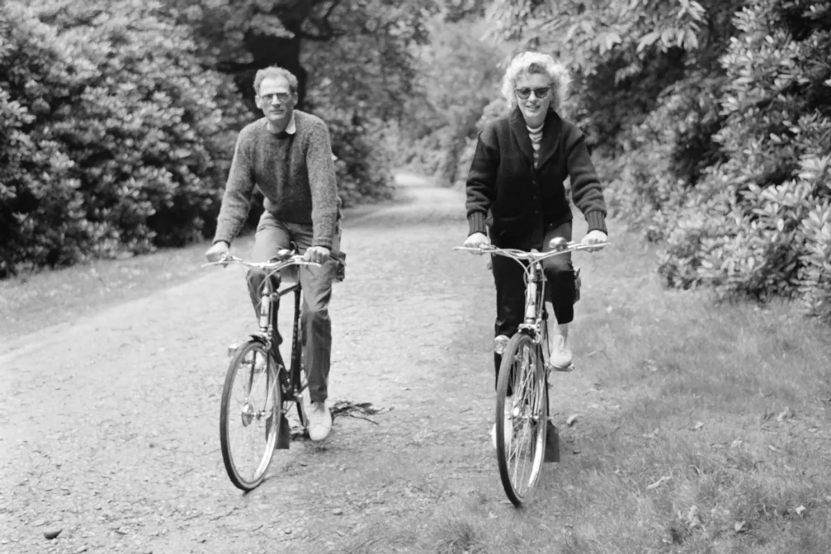 arthur-miller-marilyn-monroe-bisiklet-fotografi-getty